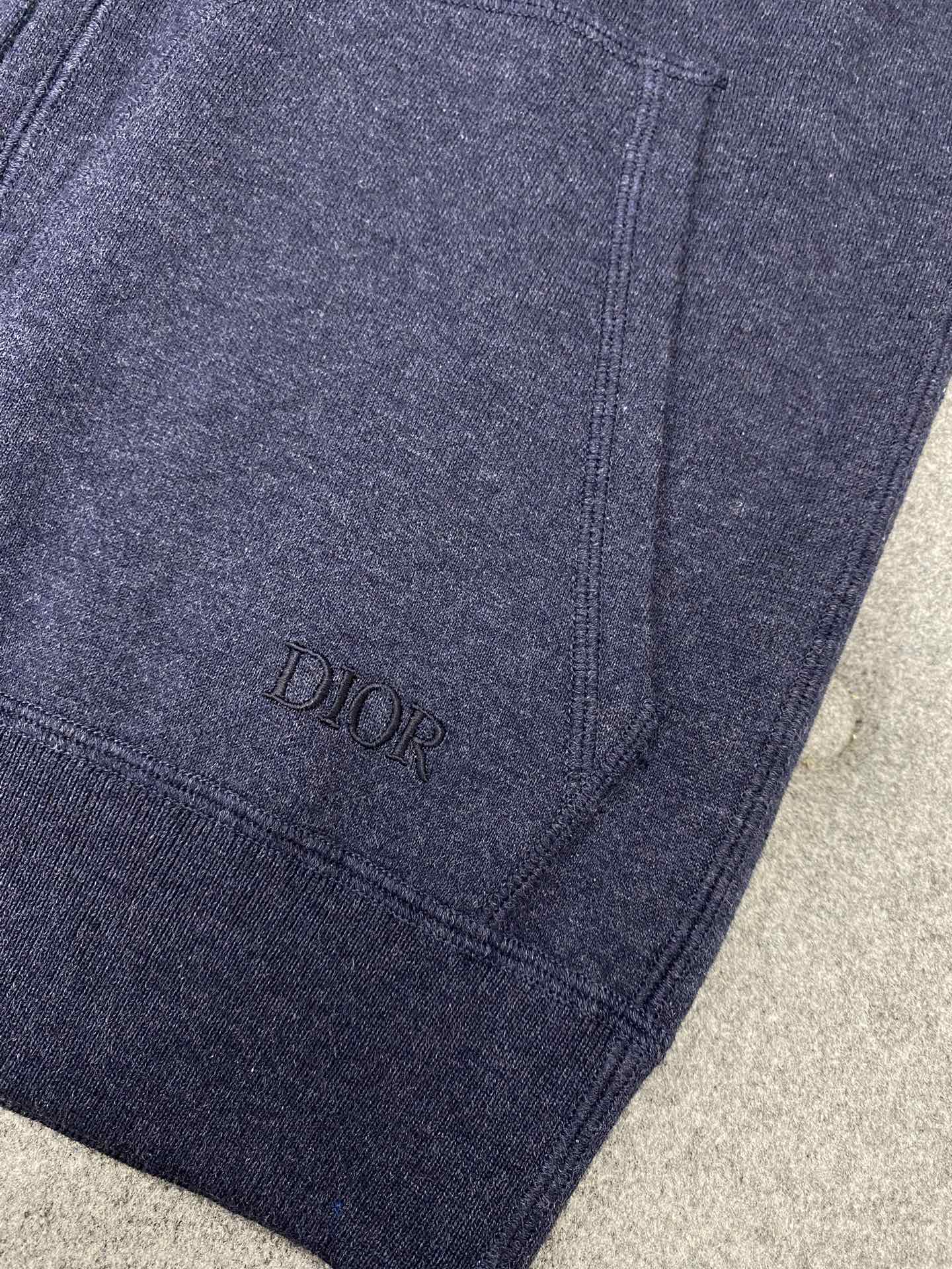 2a09680e2c0779961cb2eed52a8f9d76_1766118846_8458.jpg