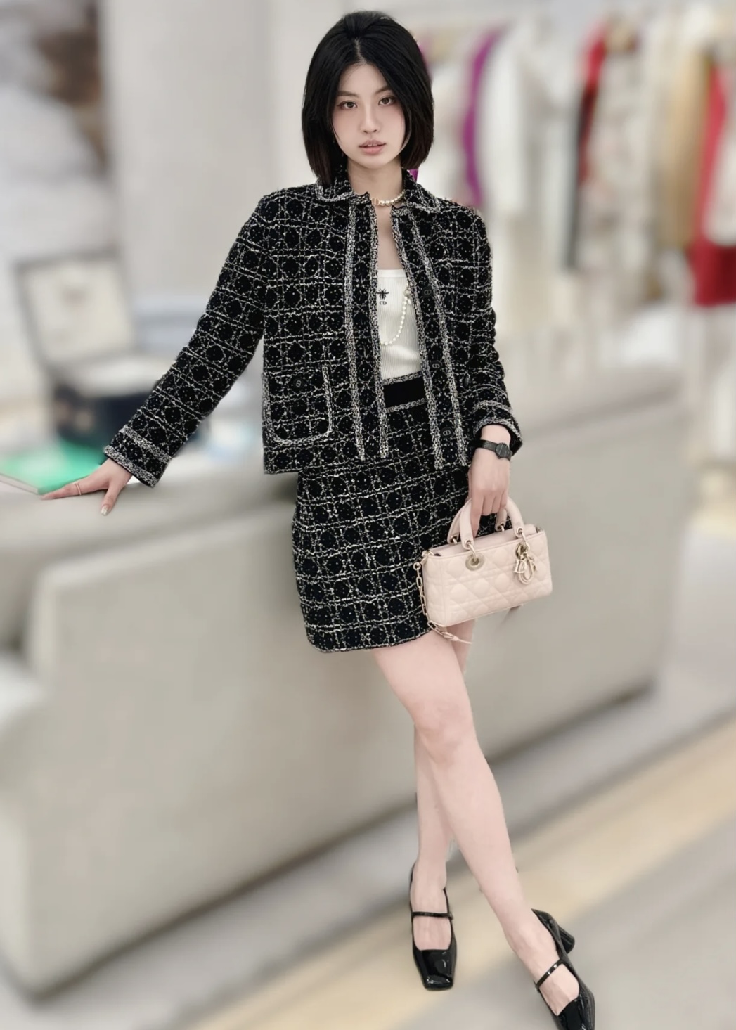 40dbd5a4bfa3469e2ddc10729fec2c26_1765526150_4358.jpg
