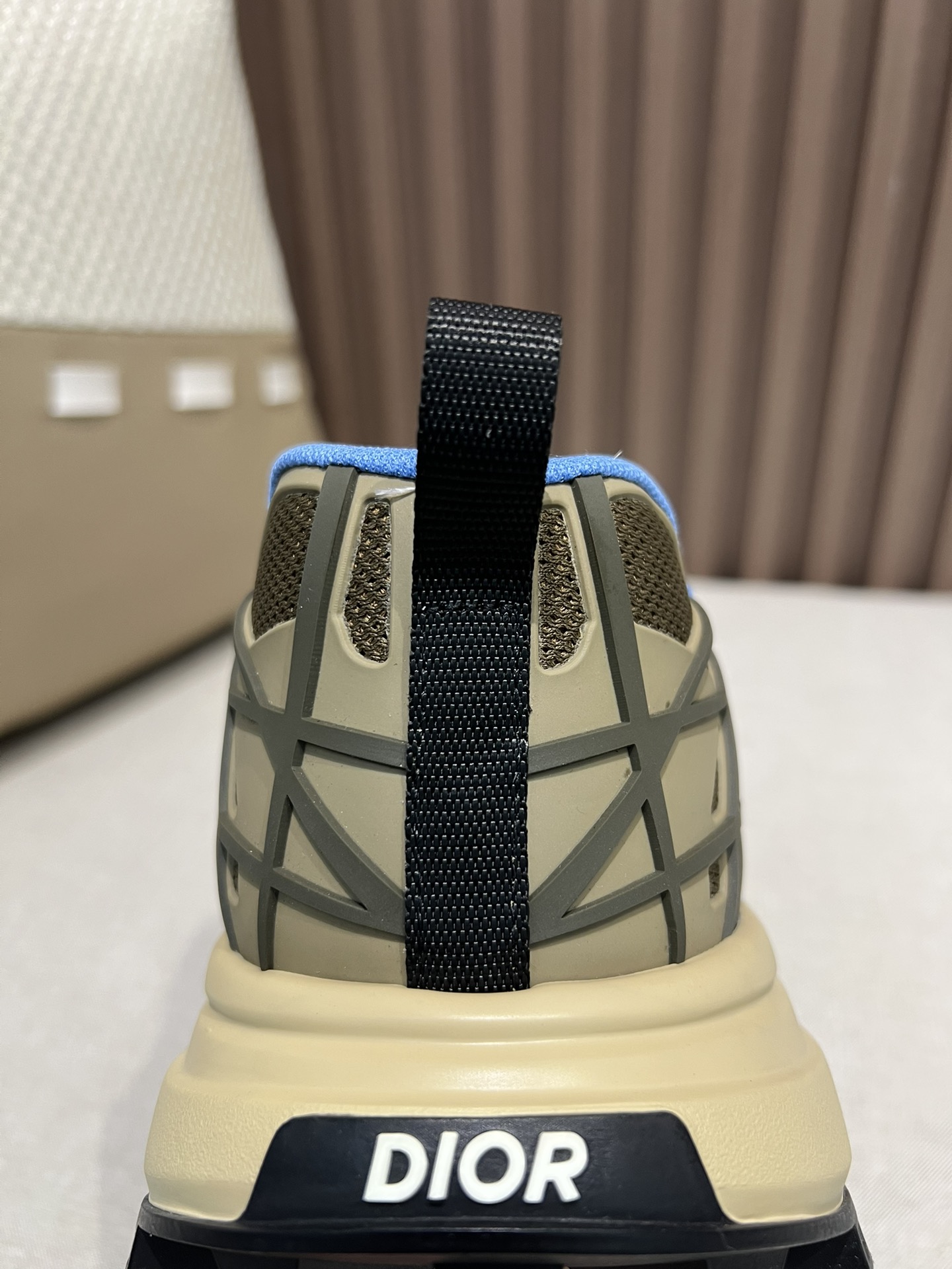 ea09eb182d93675972e8609aa7eba596_1765629182_5465.jpg