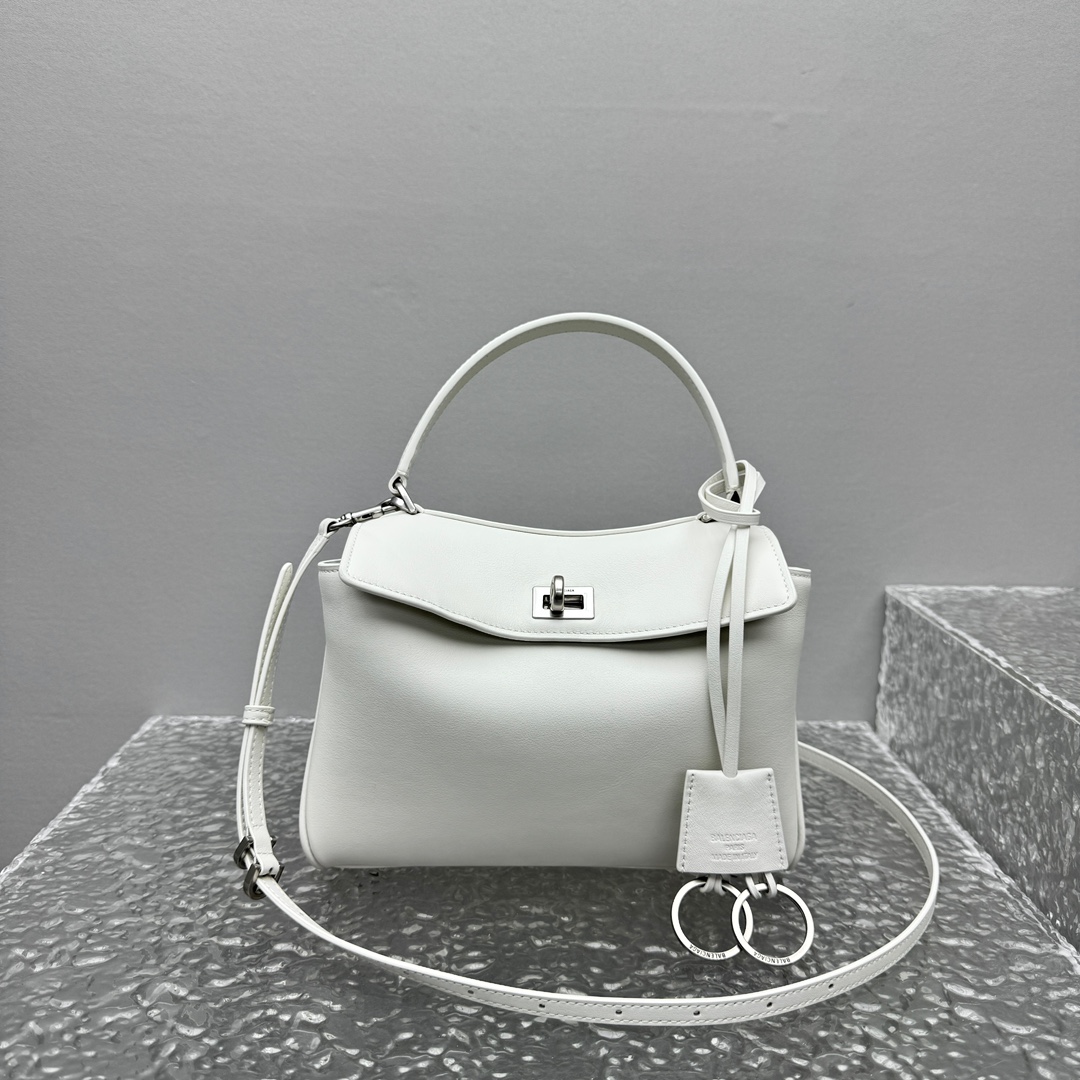 150c1e0bebabdeecc29f9f2efc4a0d3b_1768814013_3196.jpg