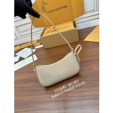 [듀티프리]  루이비통 포쉐트 LV 블룸 H36