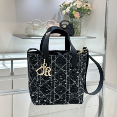 [여왕샵] 디올 Toujours 스몰 버티컬 토트백