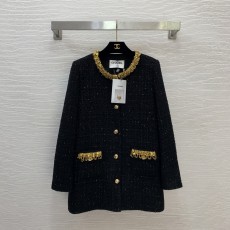 샤넬 2026 FW 금은사 직조 슬러브 하프 트렌치 코트