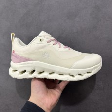 온 러닝 로에베 컬렉션 로우탑 경량 스니커즈