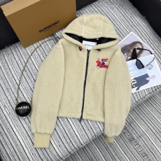 버버리 26SS 승마 기사 로고 테디 자켓