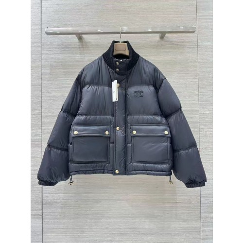 셀린느 25FW 트리옹프 자수 리브넥 다운 자켓