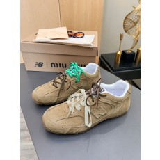 미우미우 X 뉴발란스  530 SL 스웨이드 스니커즈