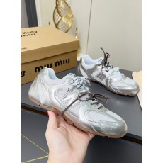미우미우 X 뉴발란스  530 SL 스웨이드 스니커즈