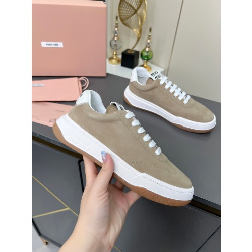 미우미우 스웨이드 스니커즈