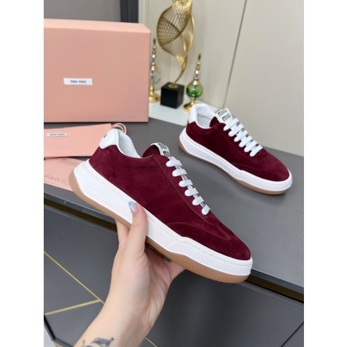 미우미우 스웨이드 스니커즈