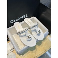 [해피샵] 샤넬 턴락 로고 체인 샌들 화이트