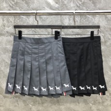 [대리석집] 톰브라운 헥터 자수 플리츠 스커트