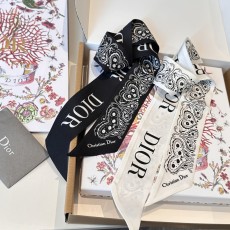 디올(Dior) 오나멘탈 미차 스카프