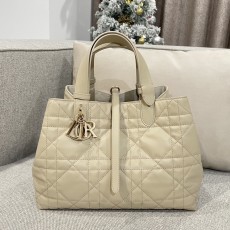 [여왕샵] 디올 뚜쥬흐 백 28cm 미디움 베이지