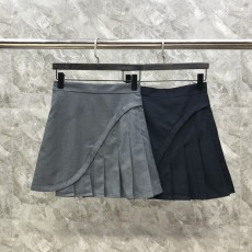 [대리석집] 톰브라운 사선 랩 플리츠 미니 스커트