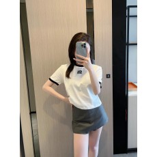 미우미우 로고 자수 크루넥 반팔 셔츠