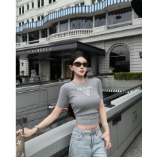 프라다 26SS 미니멀 리스트 스웨터