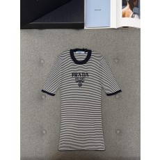 [TJ] 프라다 실크 크루넥 반팔 티셔츠