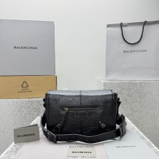[카타] 발렌시아가 26SS 르 시티 플랩 메신저백 스몰 블랙